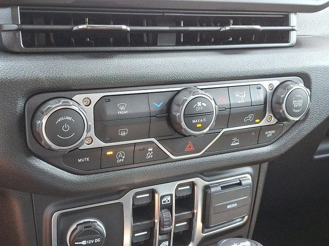 new 2025 Jeep Wrangler car, priced at $51,080