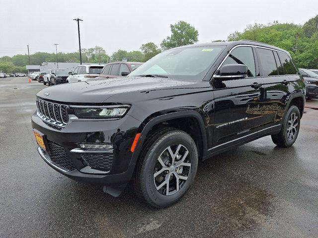 new 2025 Jeep Grand Cherokee car, priced at $50,010