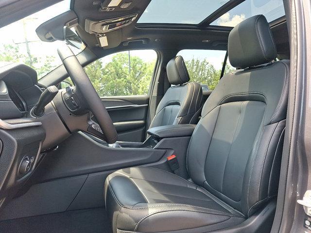 new 2025 Jeep Grand Cherokee car, priced at $50,010