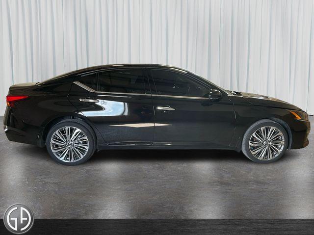 used 2023 Nissan Altima car, priced at $28,995