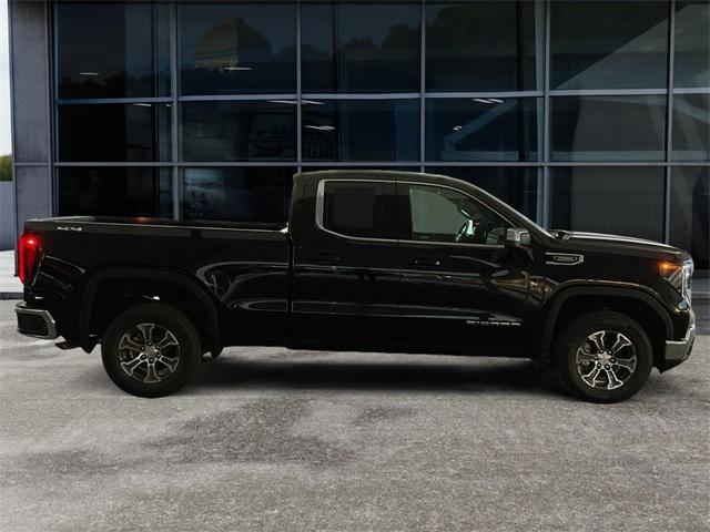 new 2025 GMC Sierra 1500 car, priced at $52,640