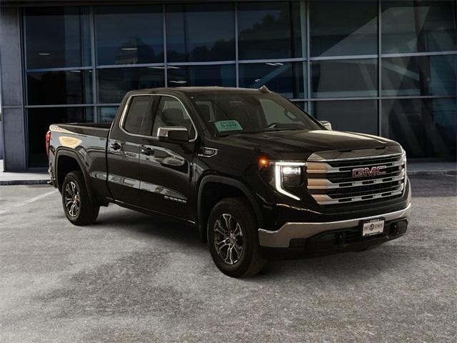 new 2025 GMC Sierra 1500 car, priced at $52,640