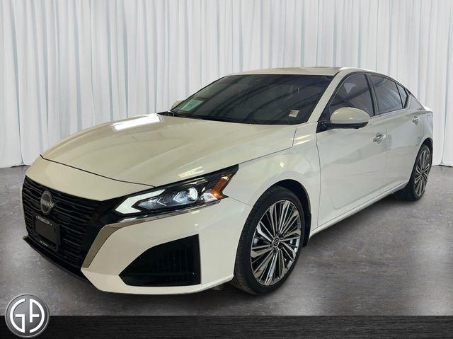 used 2023 Nissan Altima car, priced at $29,995