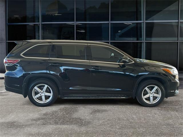 used 2016 Toyota Highlander car, priced at $25,995