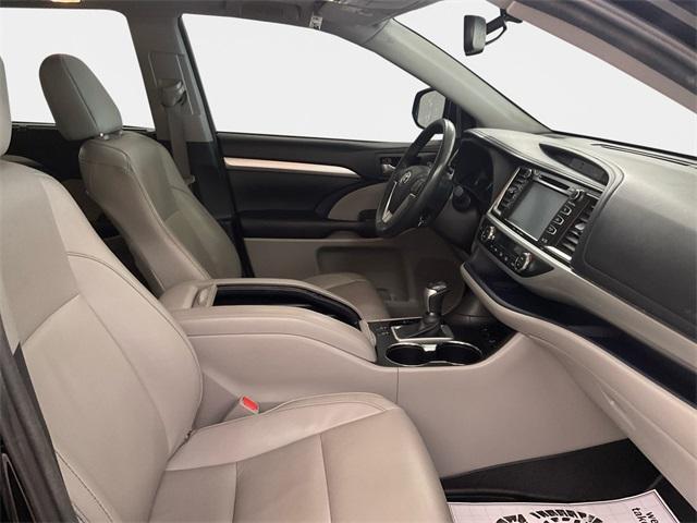 used 2016 Toyota Highlander car, priced at $25,995