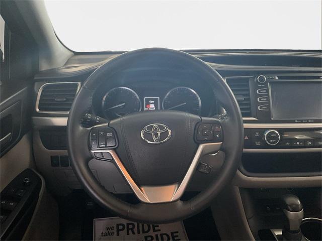 used 2016 Toyota Highlander car, priced at $25,995