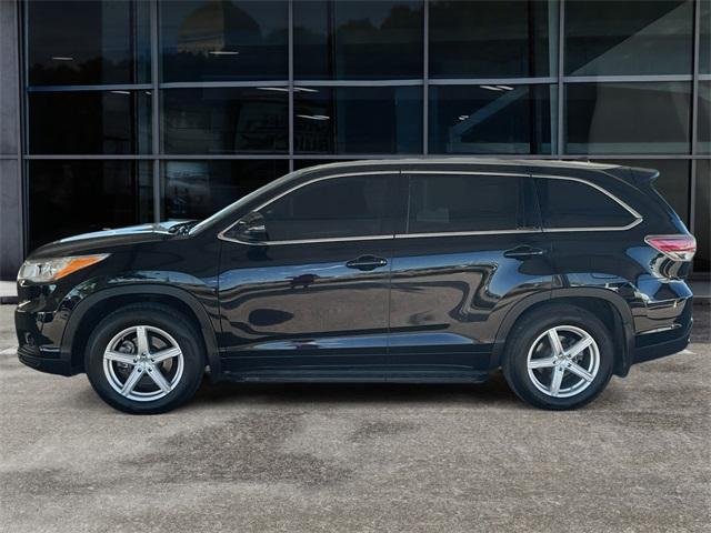 used 2016 Toyota Highlander car, priced at $25,995