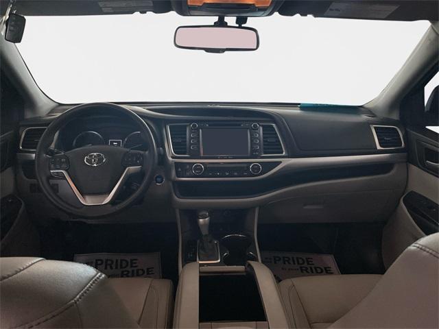 used 2016 Toyota Highlander car, priced at $25,995