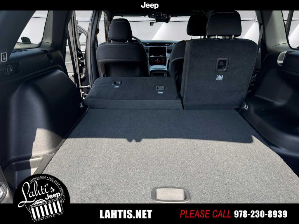 new 2025 Jeep Grand Cherokee car, priced at $45,165