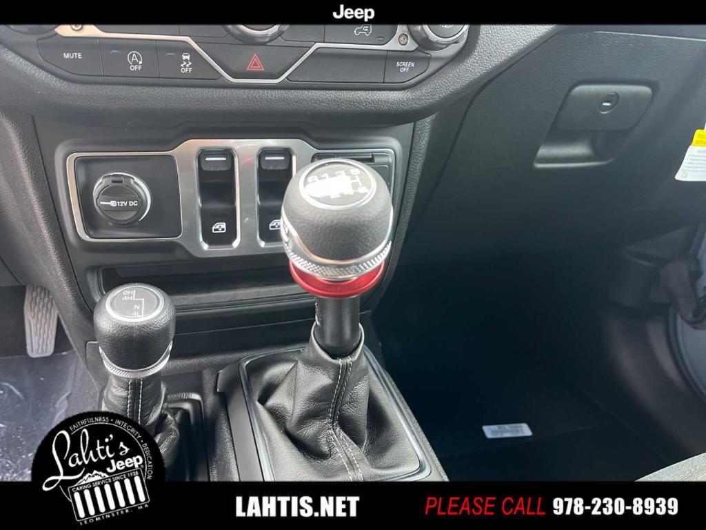new 2025 Jeep Wrangler car, priced at $33,095