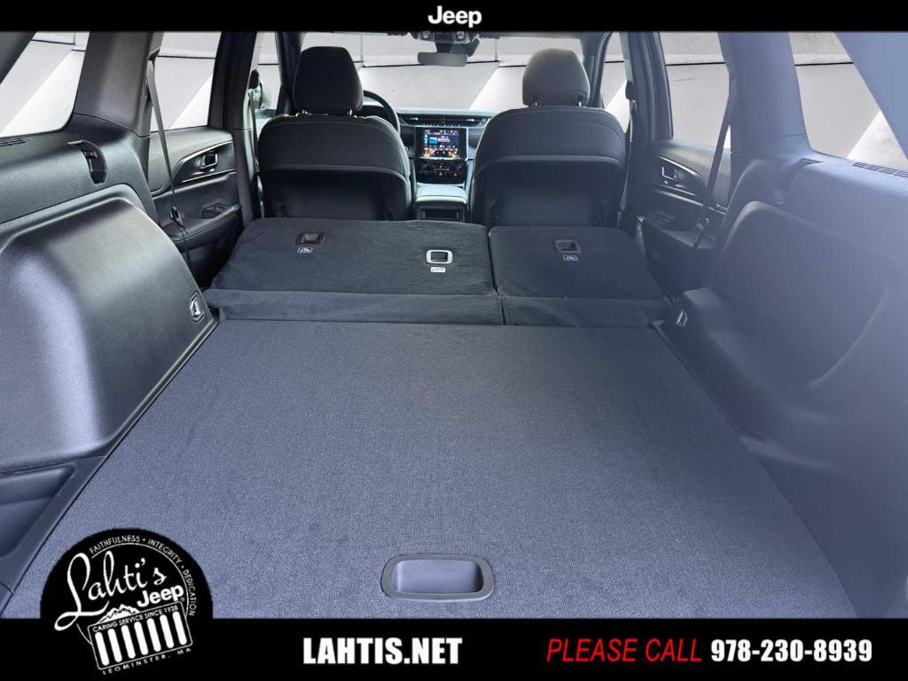 new 2025 Jeep Grand Cherokee car, priced at $44,570