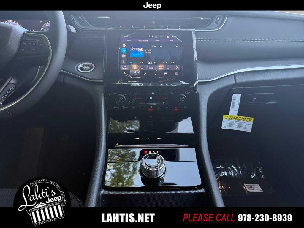 new 2025 Jeep Grand Cherokee car, priced at $44,570