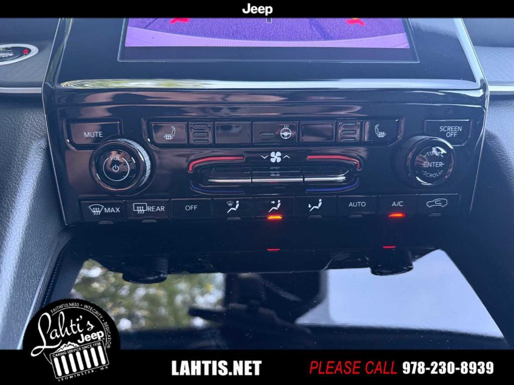 new 2025 Jeep Grand Cherokee car, priced at $44,570
