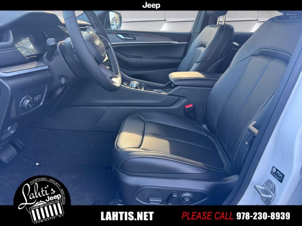 new 2025 Jeep Grand Cherokee car, priced at $50,721