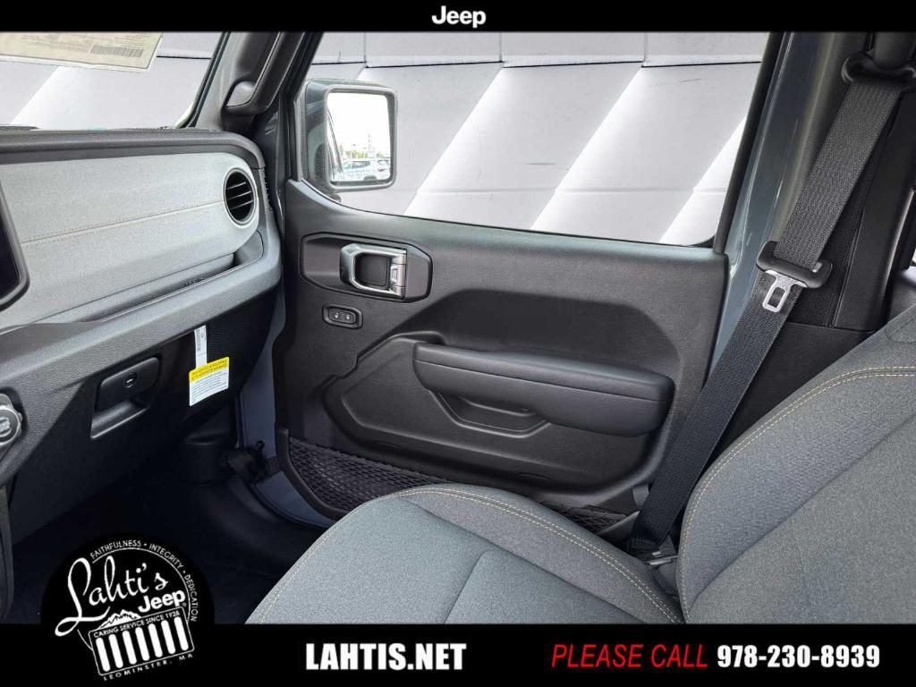 new 2025 Jeep Wrangler car, priced at $47,775