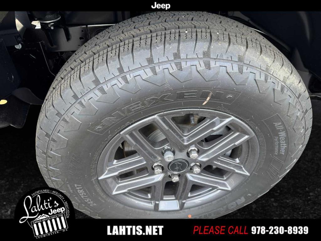 new 2025 Jeep Wrangler car, priced at $47,775