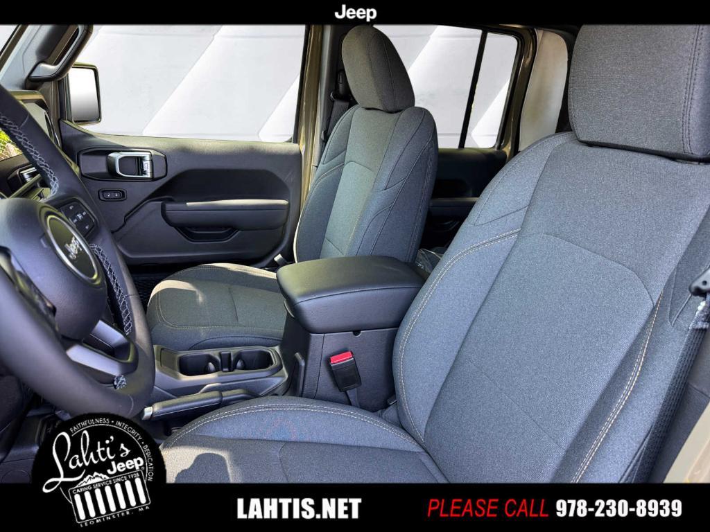 new 2025 Jeep Gladiator car, priced at $49,148