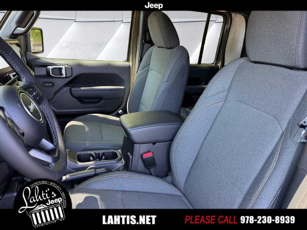 new 2025 Jeep Gladiator car, priced at $49,148