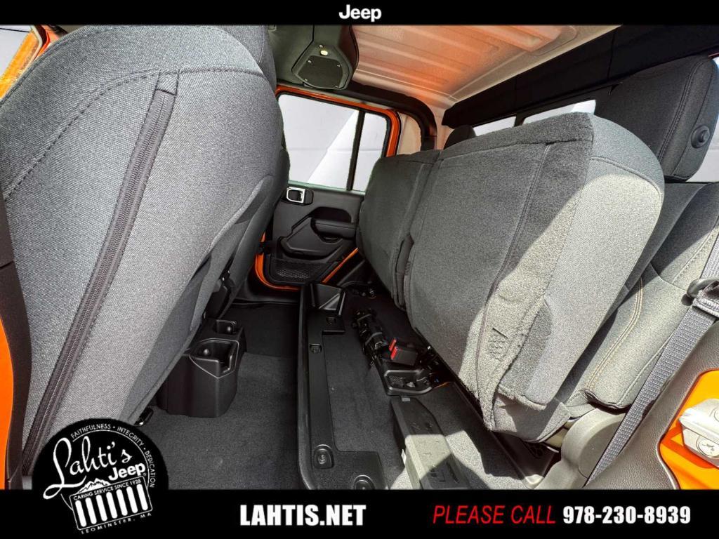 new 2025 Jeep Gladiator car, priced at $49,975
