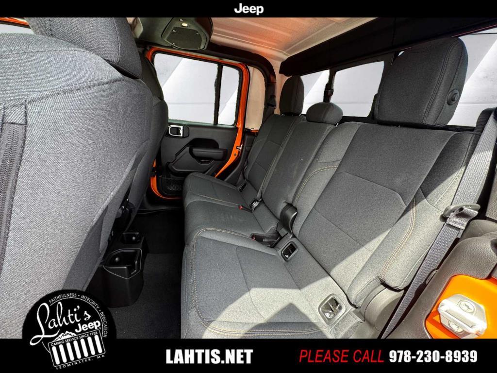new 2025 Jeep Gladiator car, priced at $49,975