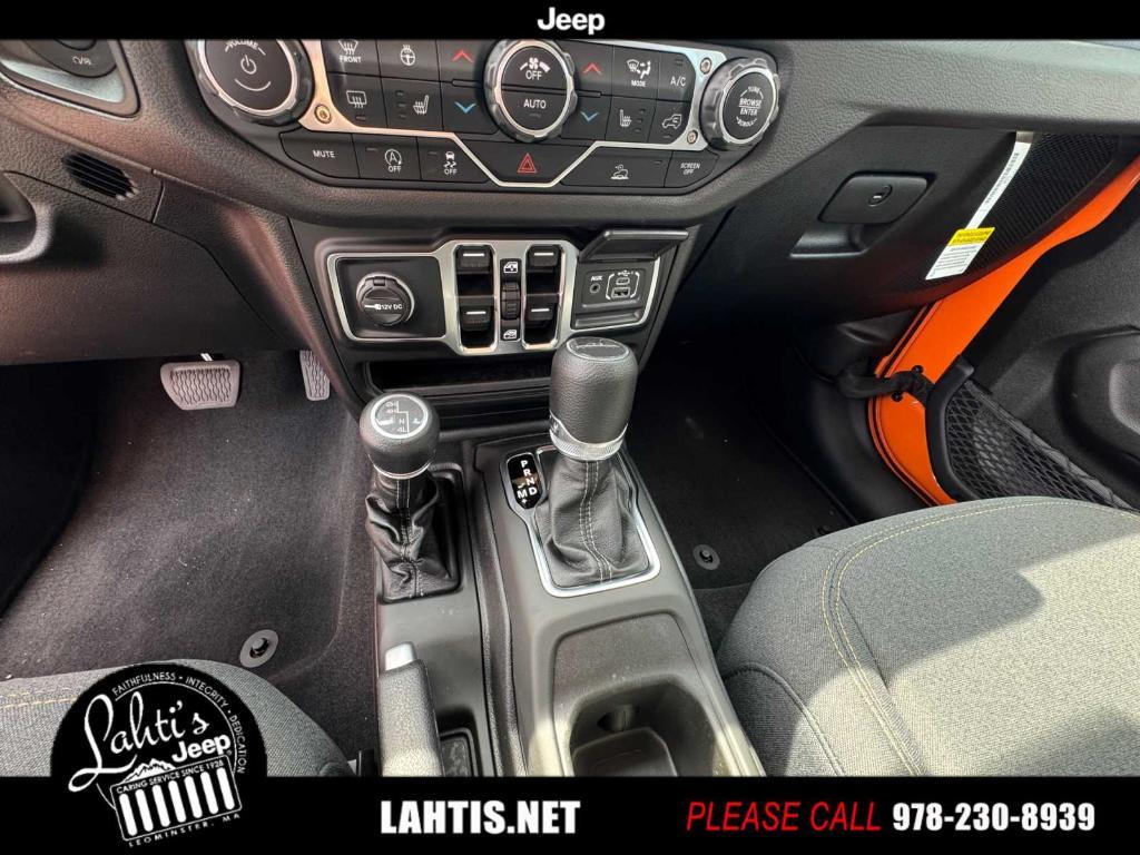 new 2025 Jeep Gladiator car, priced at $49,975