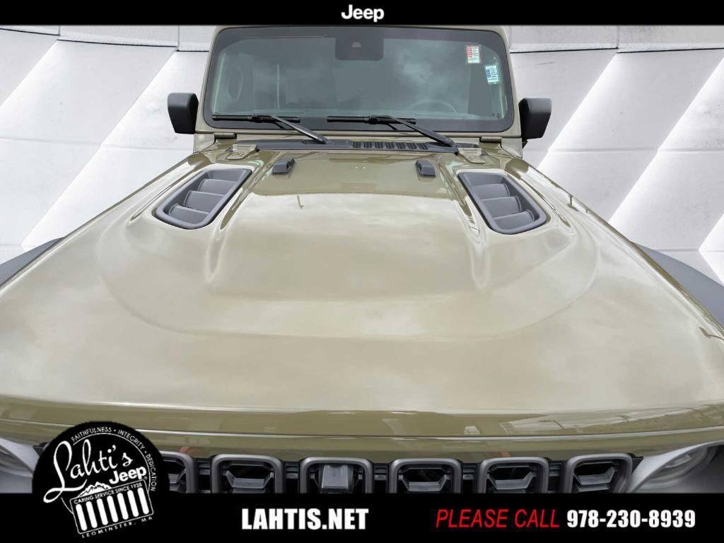 new 2025 Jeep Wrangler car, priced at $57,732