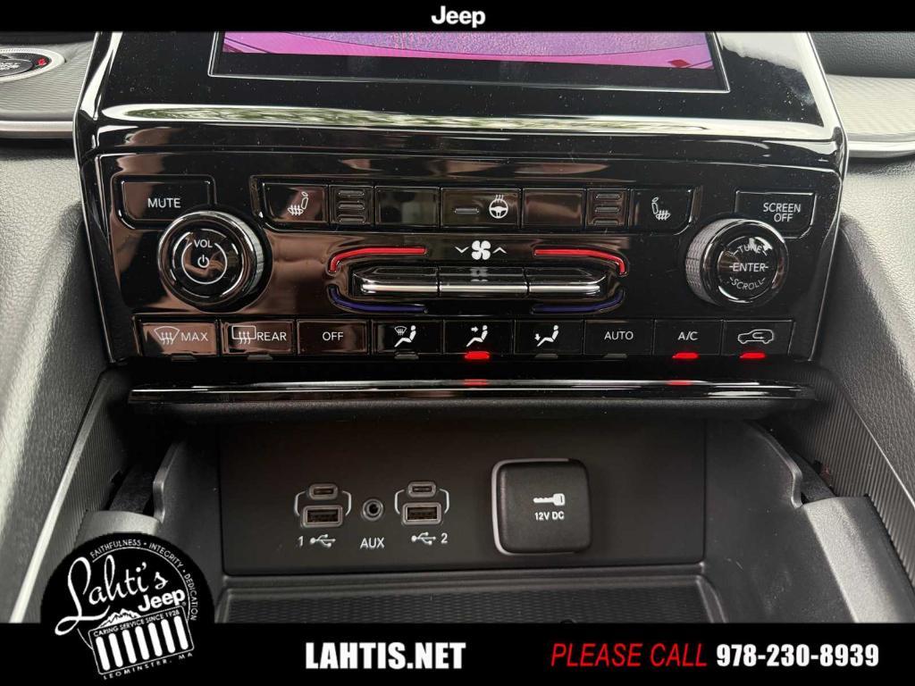new 2025 Jeep Grand Cherokee car, priced at $44,170