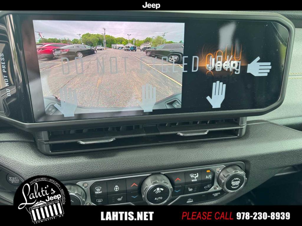 new 2025 Jeep Gladiator car, priced at $51,625