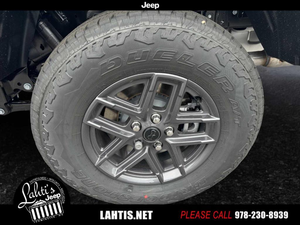 new 2025 Jeep Gladiator car, priced at $51,625