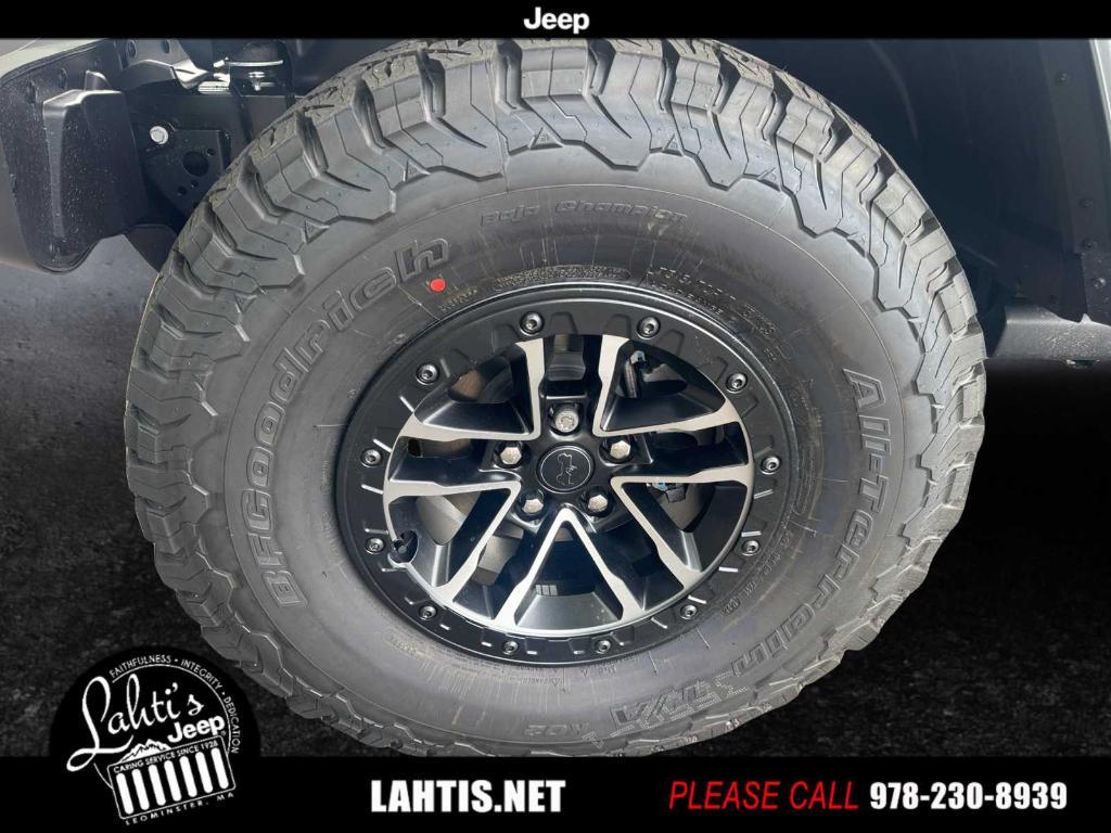 new 2025 Jeep Wrangler car, priced at $49,180