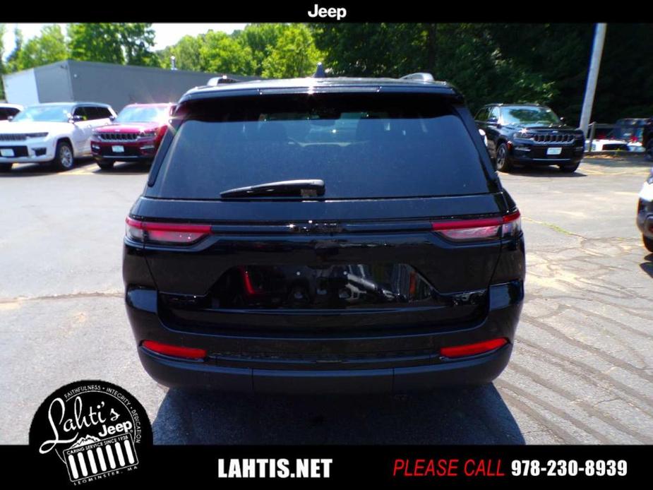 new 2024 Jeep Grand Cherokee car, priced at $40,915