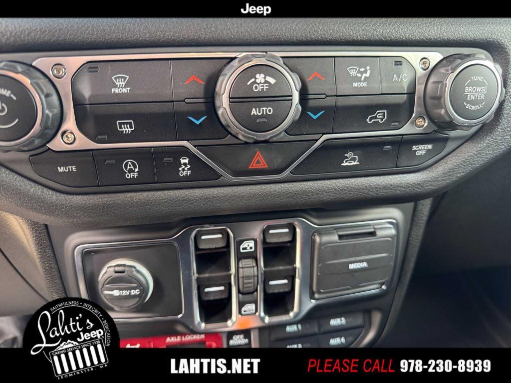 new 2025 Jeep Gladiator car, priced at $45,095