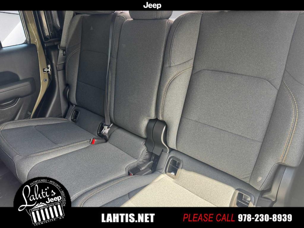 new 2025 Jeep Gladiator car, priced at $45,095