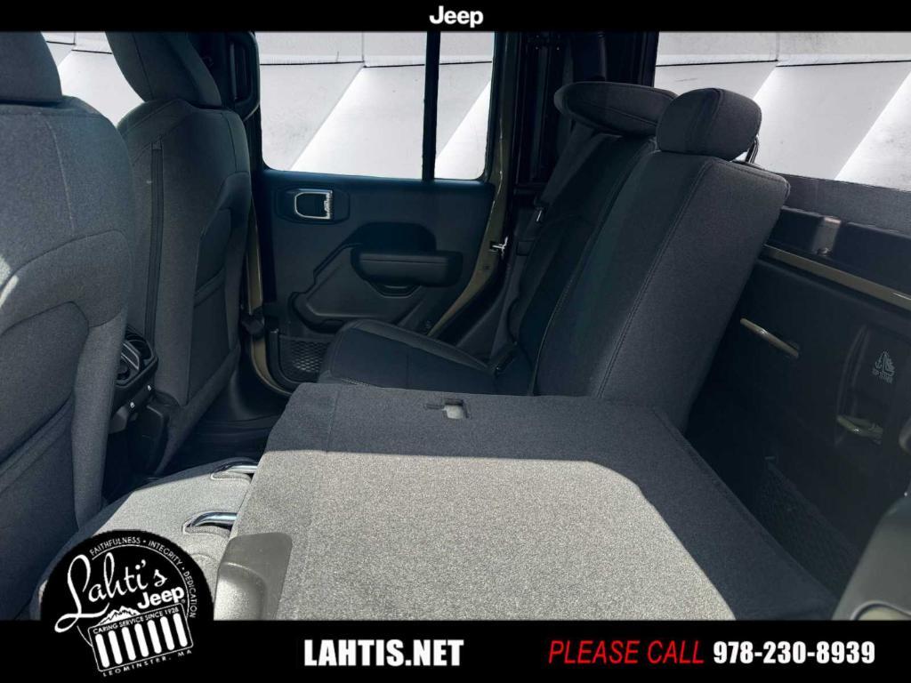 new 2025 Jeep Gladiator car, priced at $45,095