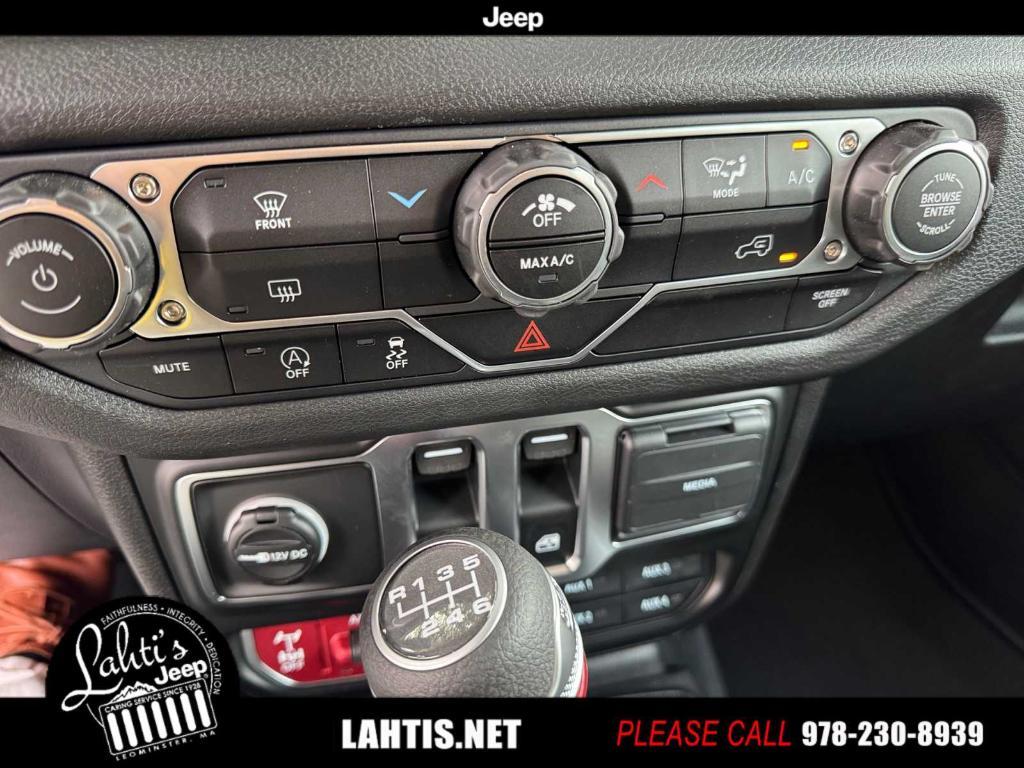 new 2025 Jeep Wrangler car, priced at $44,935