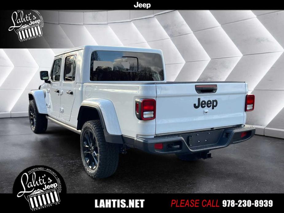 new 2025 Jeep Gladiator car, priced at $40,185