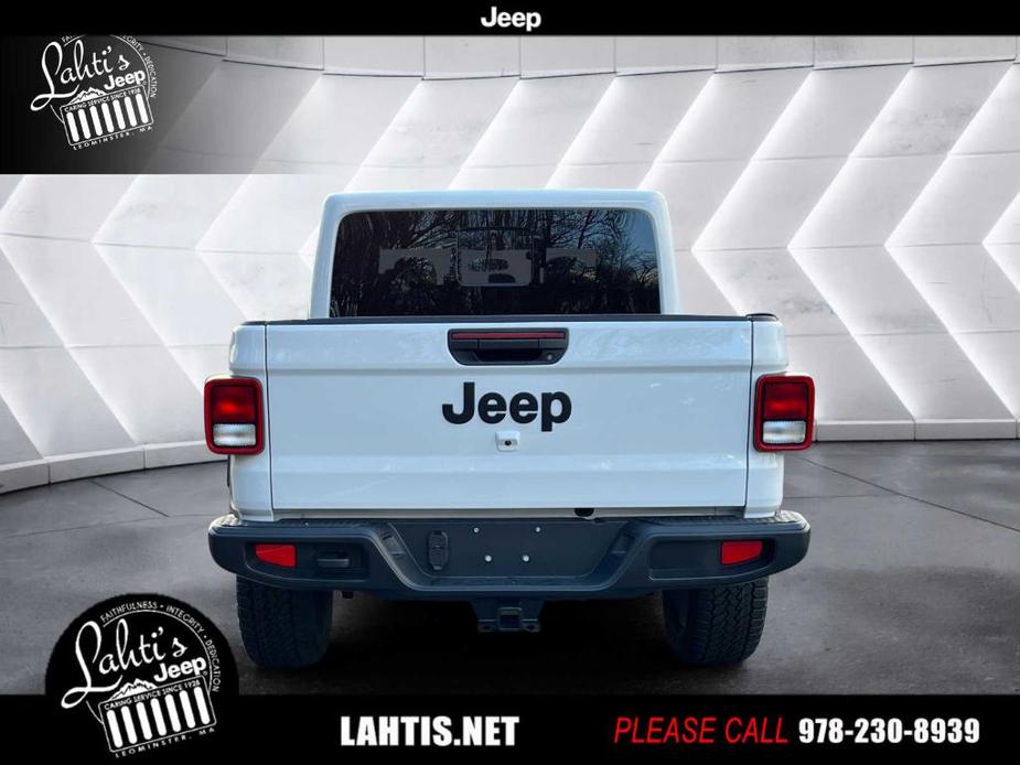 new 2025 Jeep Gladiator car, priced at $40,185