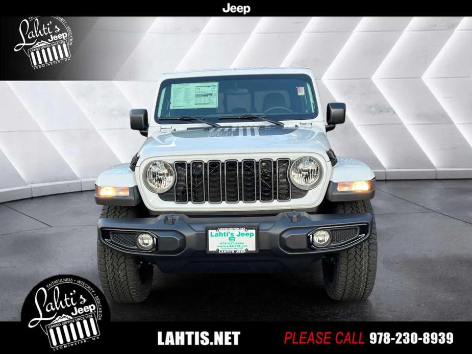 new 2025 Jeep Gladiator car, priced at $40,185