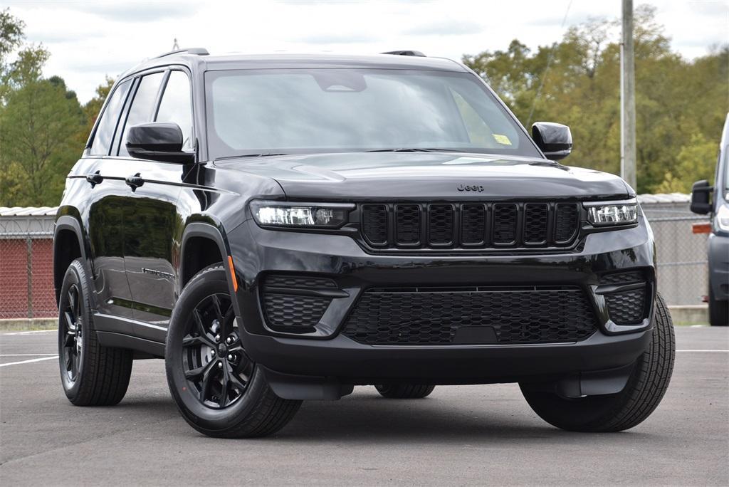 new 2025 Jeep Grand Cherokee car, priced at $41,546