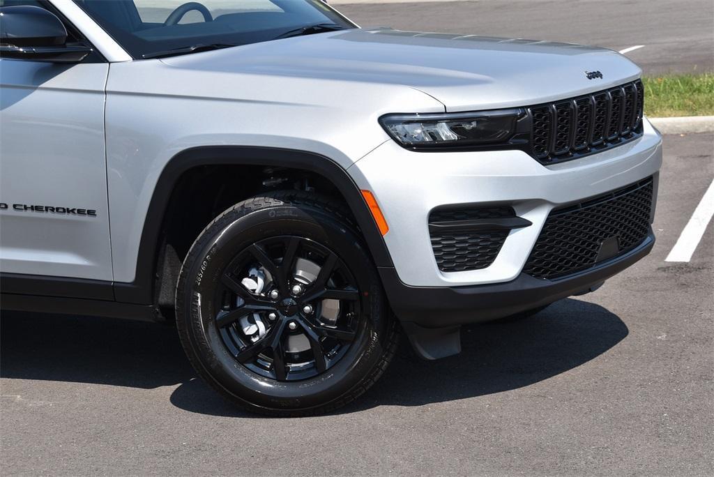 new 2024 Jeep Grand Cherokee car, priced at $38,780