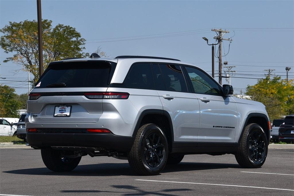 new 2024 Jeep Grand Cherokee car, priced at $38,780