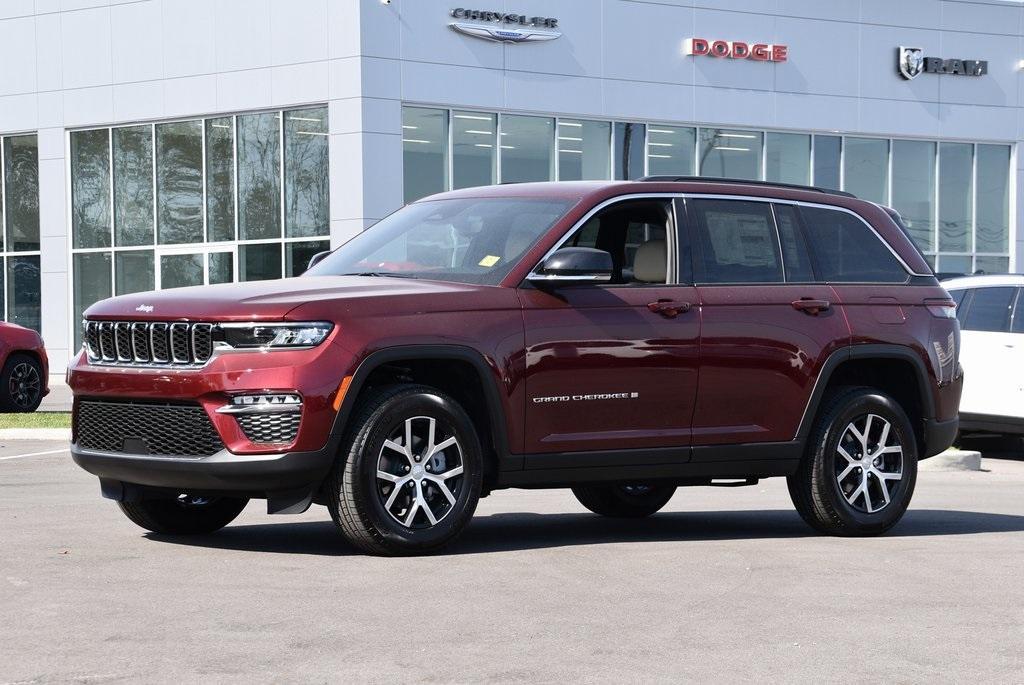 new 2025 Jeep Grand Cherokee car, priced at $47,105