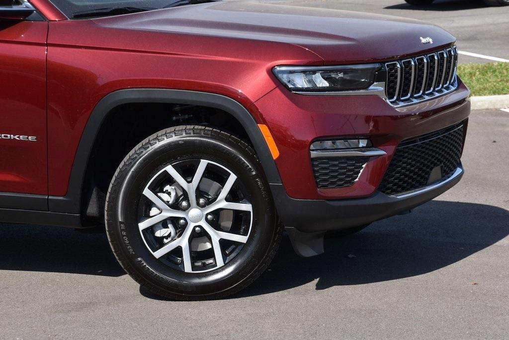 new 2025 Jeep Grand Cherokee car, priced at $47,105