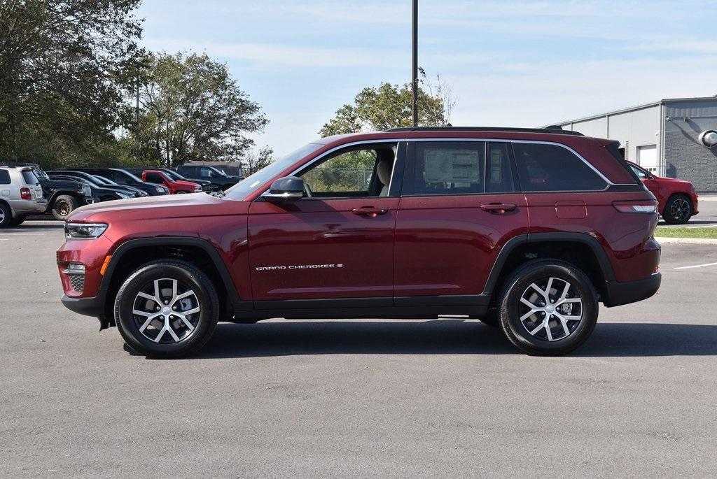 new 2025 Jeep Grand Cherokee car, priced at $47,105