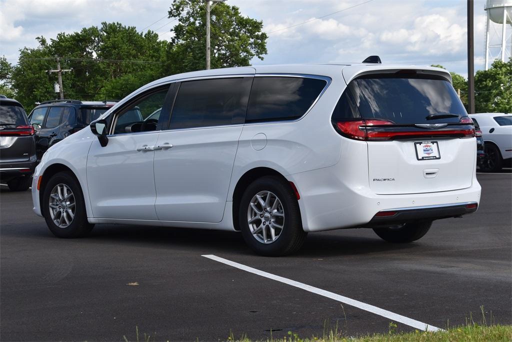 new 2024 Chrysler Pacifica car, priced at $42,551