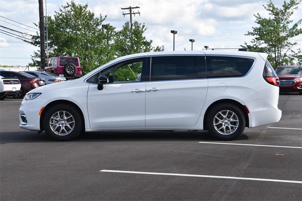 new 2024 Chrysler Pacifica car, priced at $42,551