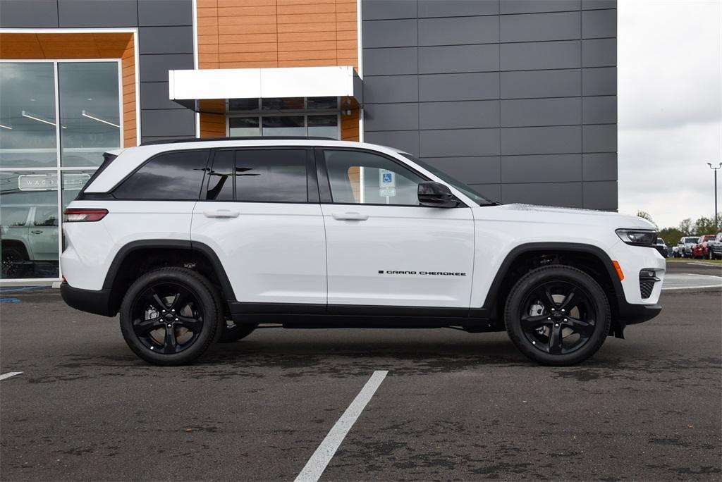 new 2025 Jeep Grand Cherokee car, priced at $48,958