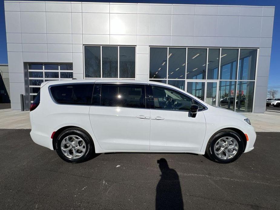 new 2024 Chrysler Pacifica car, priced at $48,470