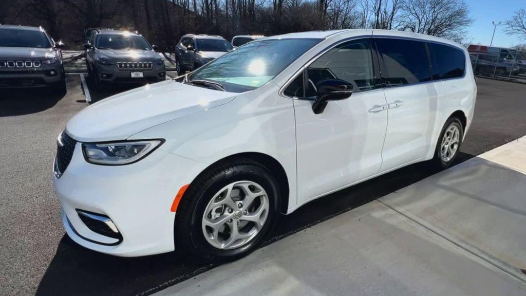 new 2024 Chrysler Pacifica car, priced at $46,470