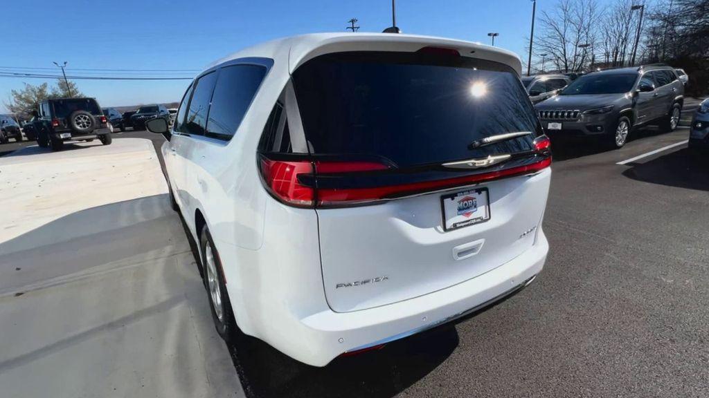 new 2024 Chrysler Pacifica car, priced at $46,470